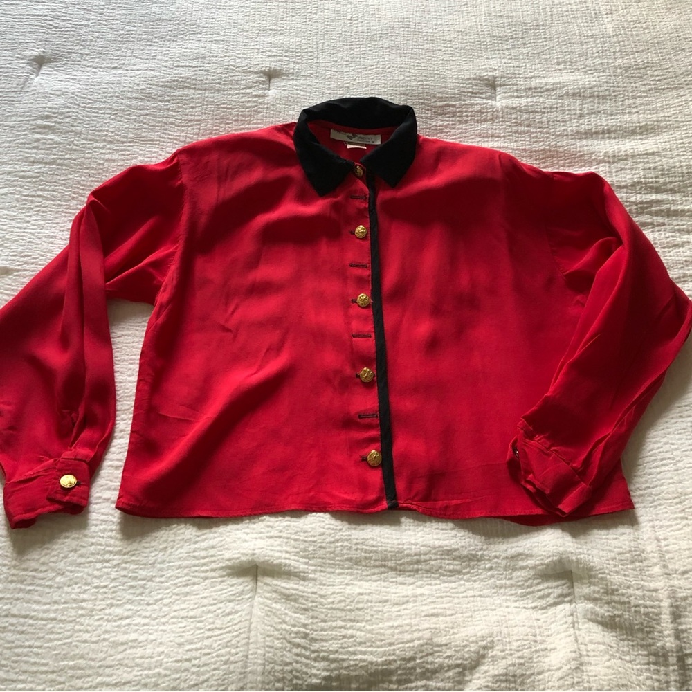 Vintage 80’s Slightly Cropped Button Down Dress Shirt in Black and Red